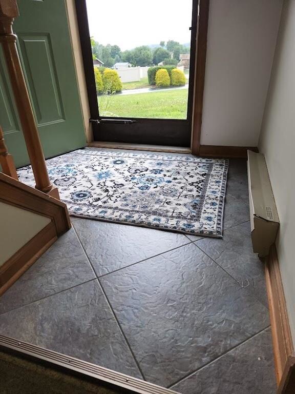 6526 Robin Cir, Slatington, PA 18080 - photo 2