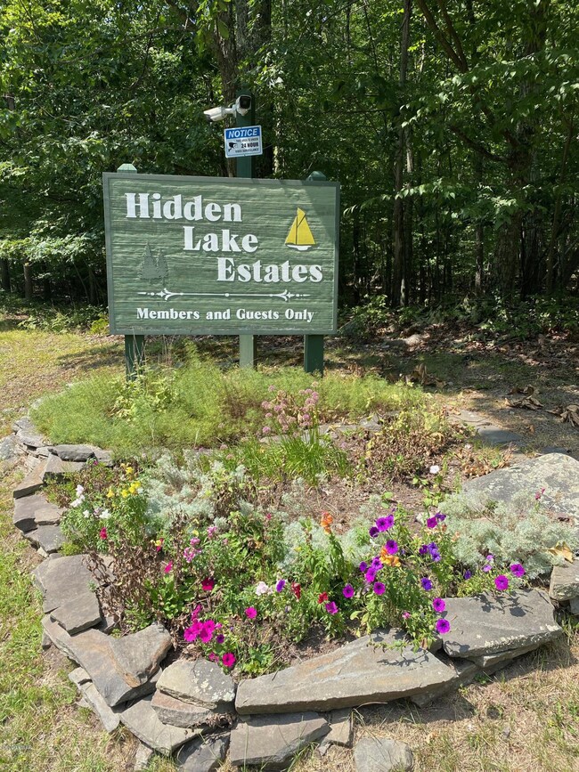 1054 Acacia Dr, Hawley, PA 18428 - photo 5