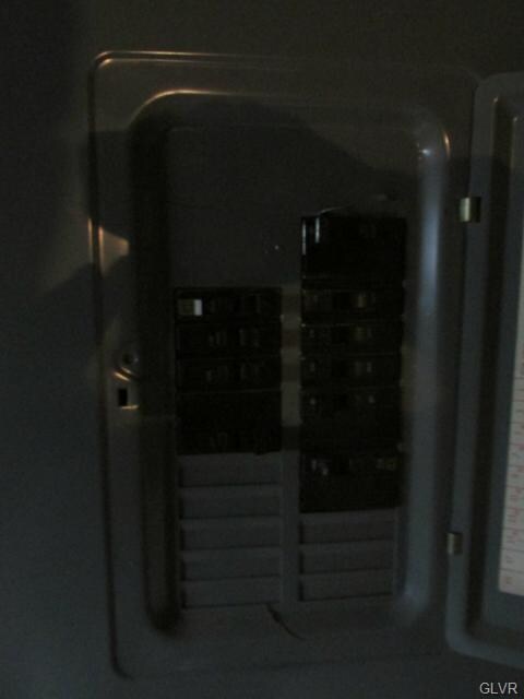 421 Maple St, Bethlehem, PA 18018 - photo 4