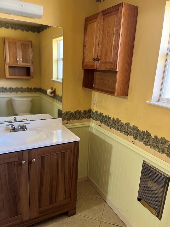 204 Glenmoor Dr, Fredericksburg, TX 78624 - photo 7