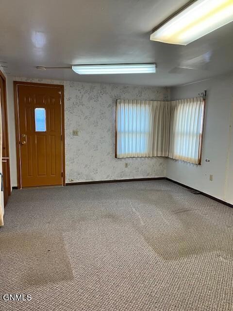 924 4th Ave NE, Jamestown, ND 58401 - photo 7