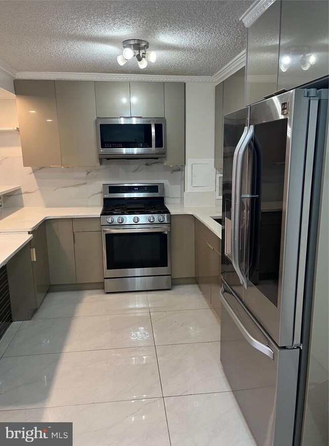 Radnor House unit 530, Bryn Mawr, PA 19010 - photo 3