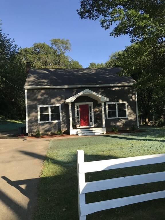 84 Hazel St, Uxbridge, MA 01569 - photo 4