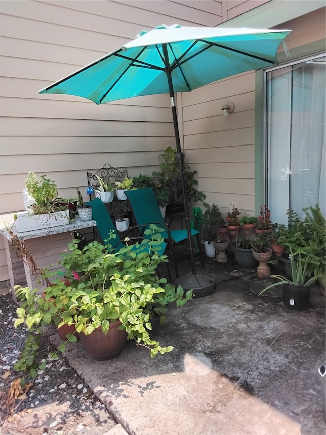 2071 Country Village Blvd unit B, Humble, TX 77338 - photo 7