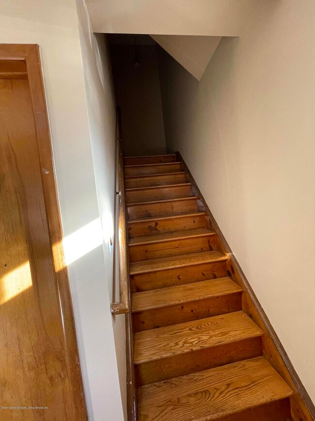133 Mann Ave, Staten Island, NY 10314 - photo 2