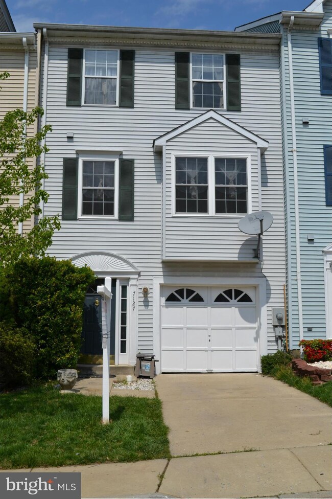 7127 Oberlin Cir, Frederick, MD 21703 - photo 2
