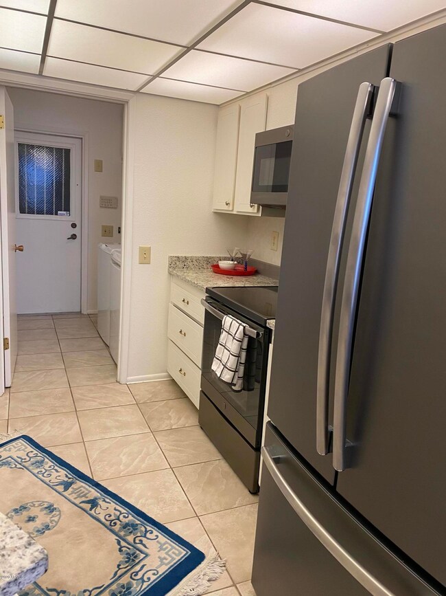 17402 N Boswell Blvd, Sun City, AZ 85373 - photo 4