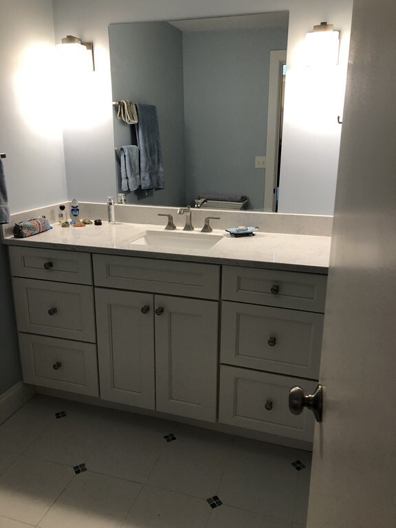 352 Hemlock Cir, Lincoln, MA 01773 - photo 7