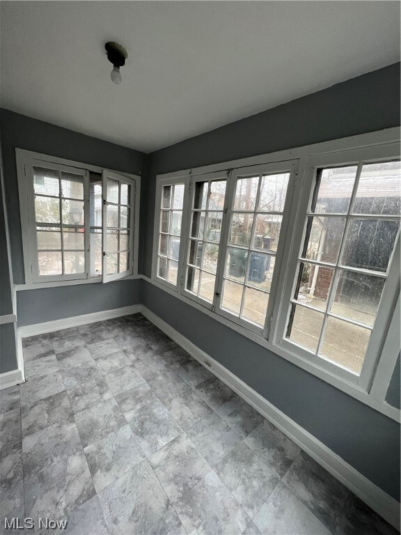 1717 Compton Rd, Cleveland, OH 44118 - photo 2