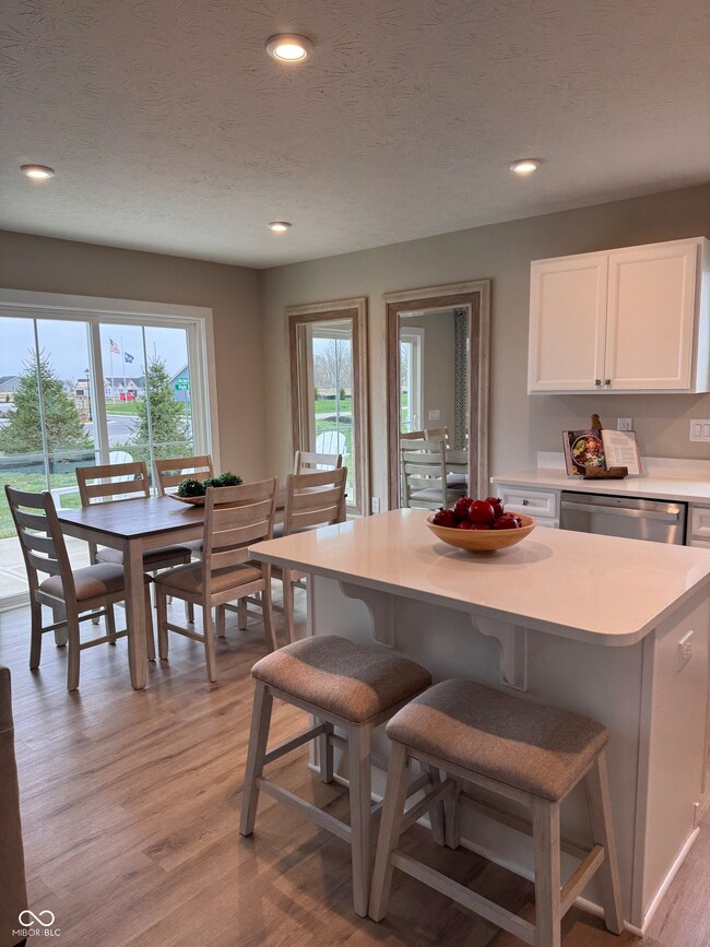 99 Gnarled Oak Ln, Whiteland, IN 46184 - photo 4