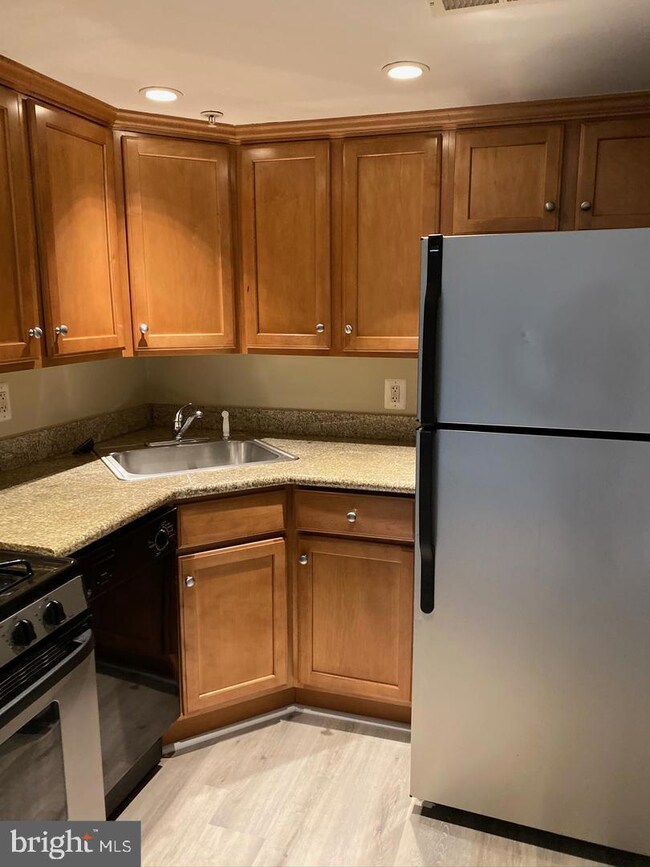 610 Main St unit 401, Laurel, MD 20707 - photo 7