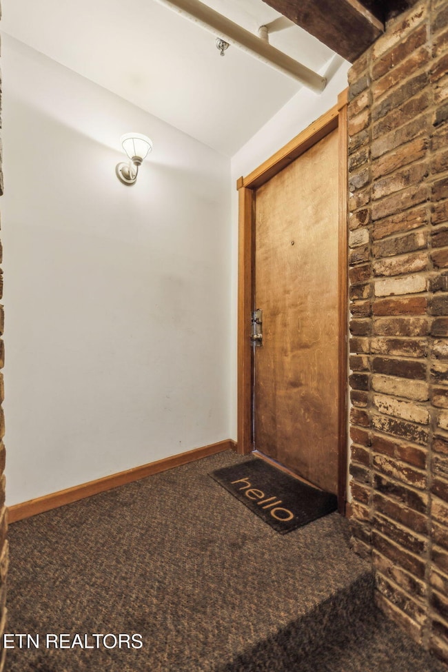 6-web-or-mls-105 W Jackson ave apt 1 - 0
