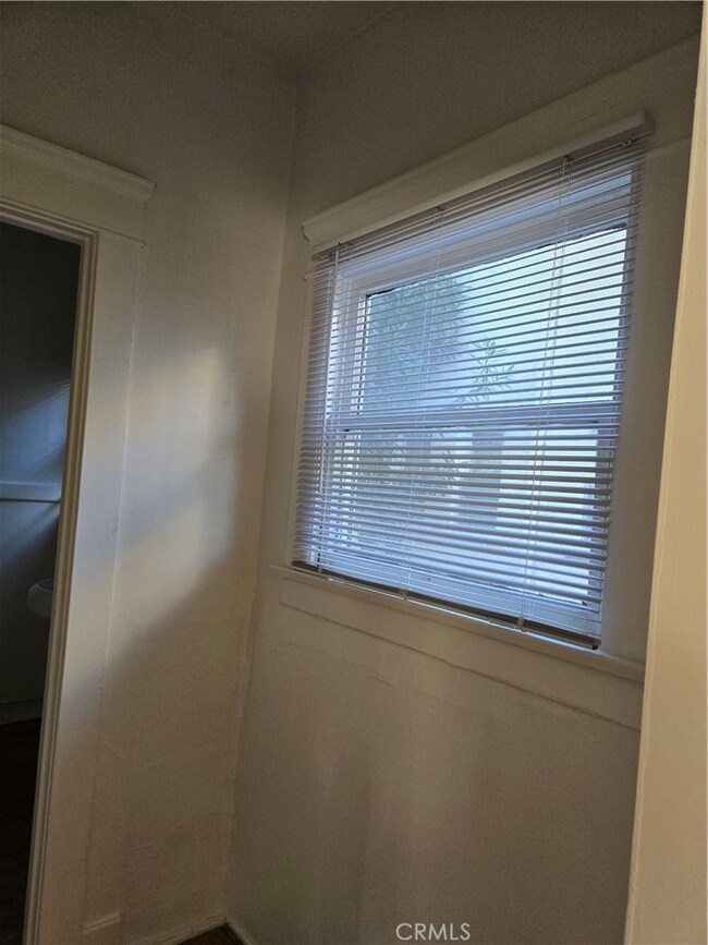 551 W 10th St unit 9, Long Beach, CA 90813 - photo 7