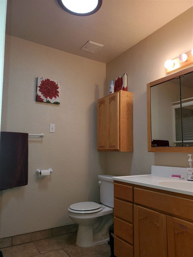 1001 Scenic Place unit 4-B, Alamogordo, NM 88310 - photo 4