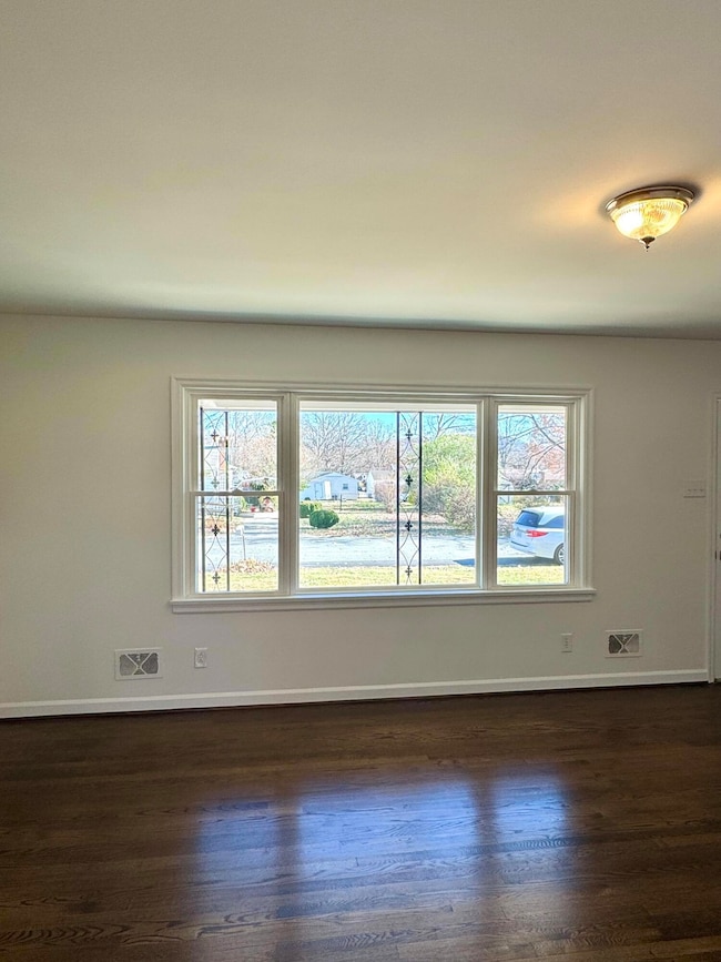 1221 Hamilton Ave, Clifton Forge, VA 24422 - photo 7