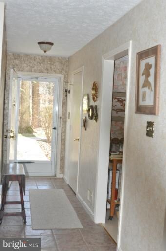 11938 Cardamom Dr, Woodbridge, VA 22192 - photo 6