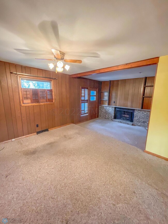 702 Elm St, West Fargo