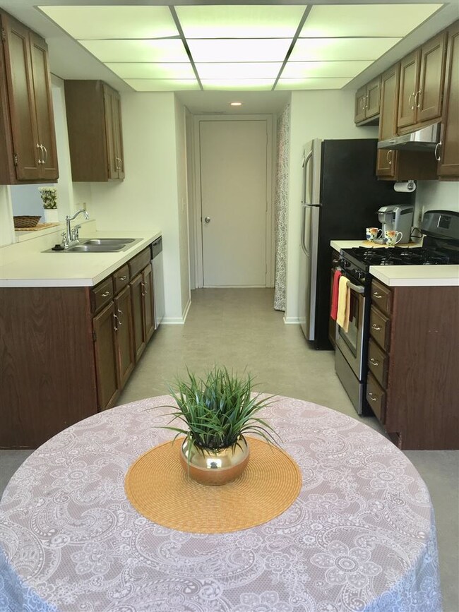 18199 Windmill Ct, South Bend, IN 46637 - photo 6