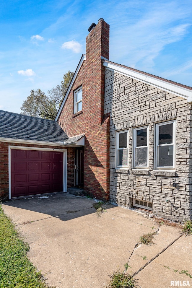 2424 Avenue of the Cities, Moline, IL 61265 - photo 2