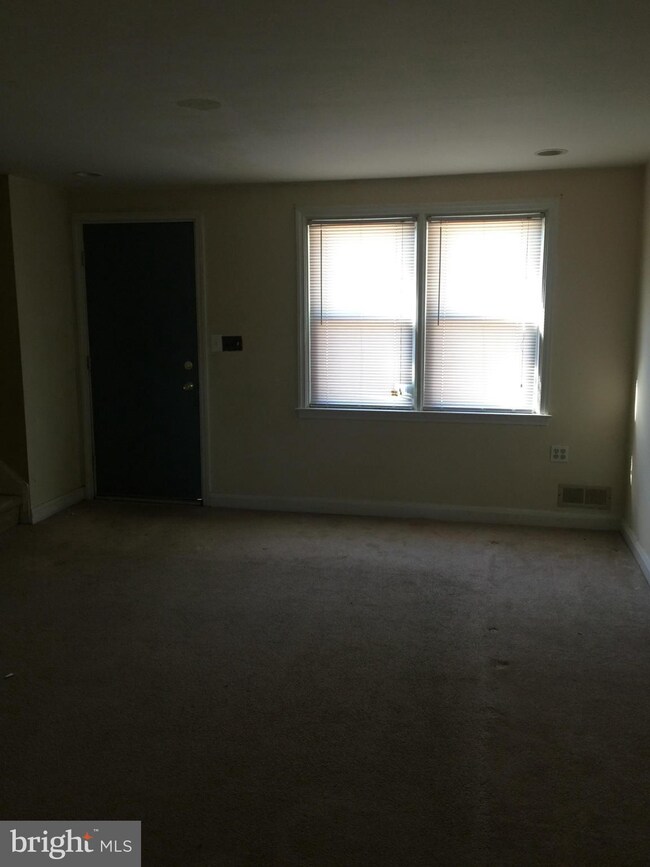 8645 Oak Rd, Parkville, MD 21234 - photo 3