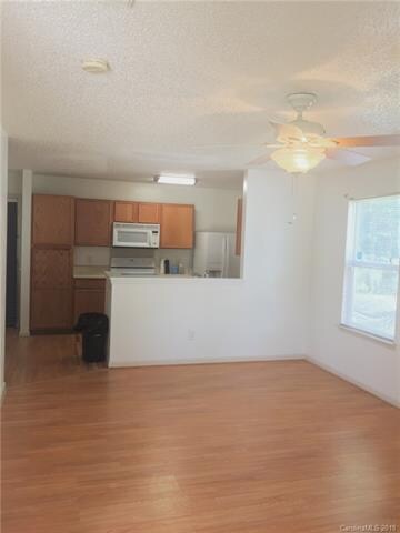 Living Room/Kitchen
