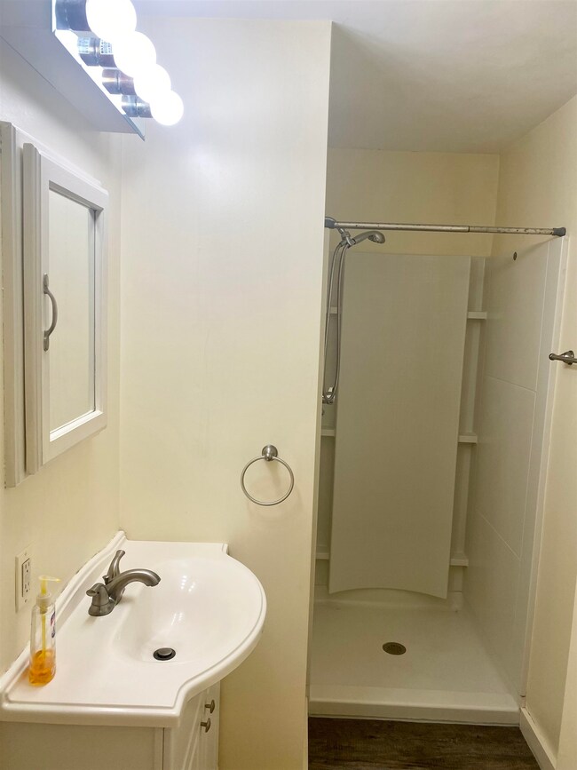 19 Perkins St, Concord, NH 03301 - photo 2