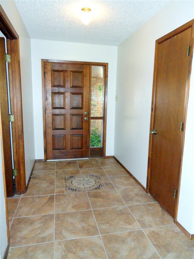 2908 Hopi Trail unit 8, Alamogordo, NM 88310 - photo 4