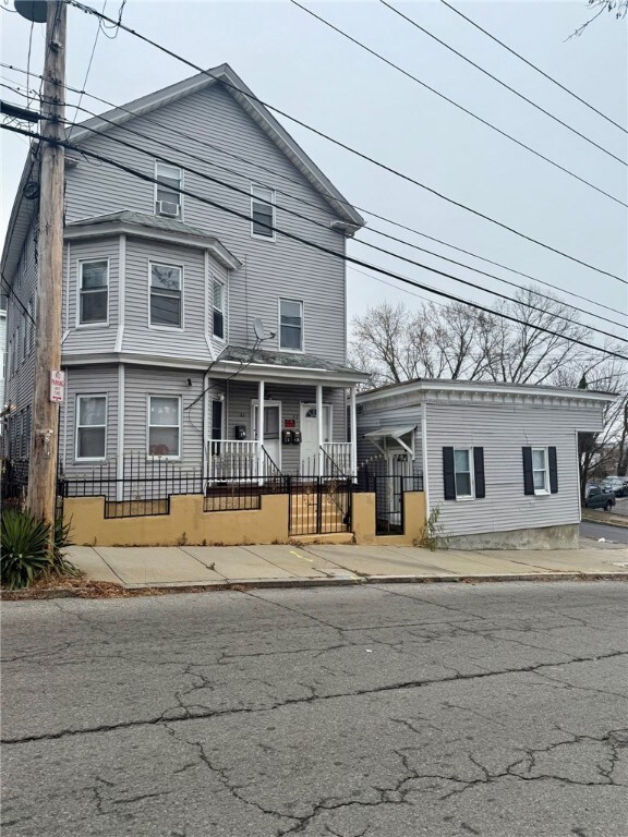 83 Harold St unit 2, Providence, RI 02908 - photo 3