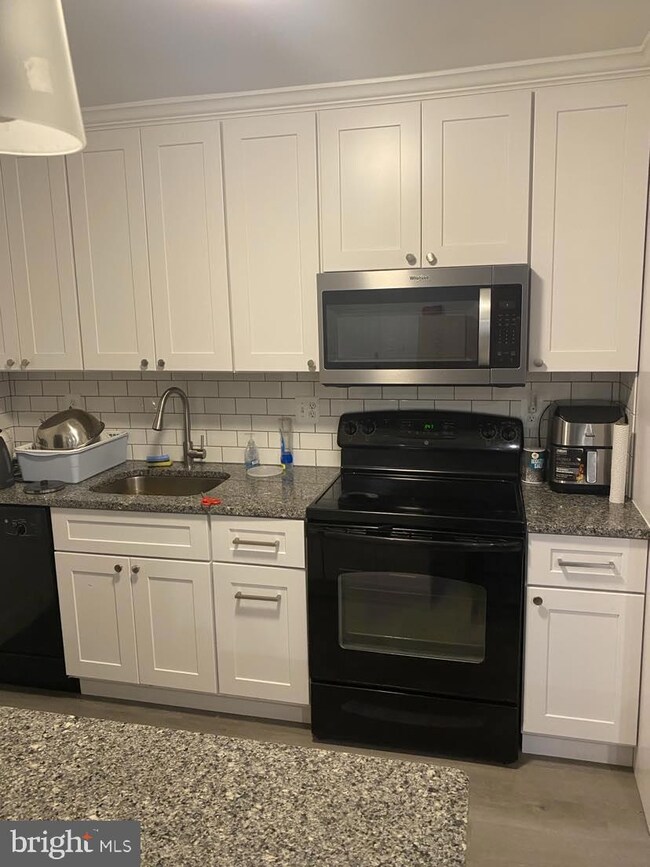 120 W 4th Ave unit 5, Ranson, WV 25438 - photo 5