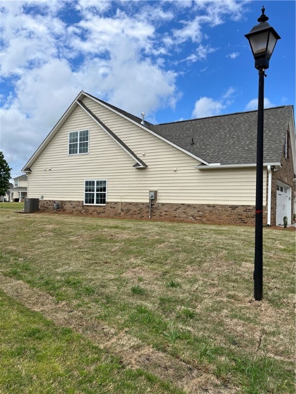 147 Shipyard Cir unit 19A, Anderson, SC 29621 - photo 2