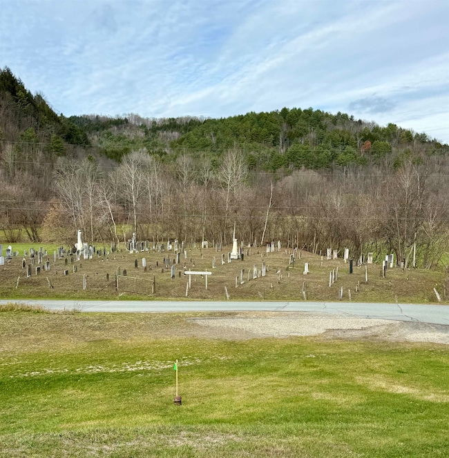 3 Howe Ln, Tunbridge, VT 05077 - photo 4