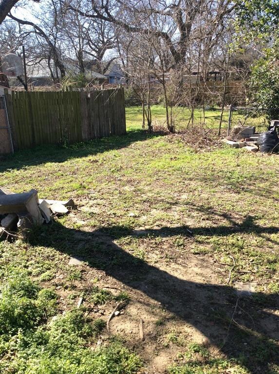 415 N Brazos Ave, Cleburne, TX 76031 - photo 7