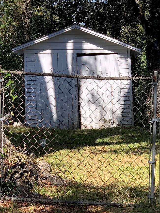 2621 Lewis St, Columbus, GA 31906 - photo 3