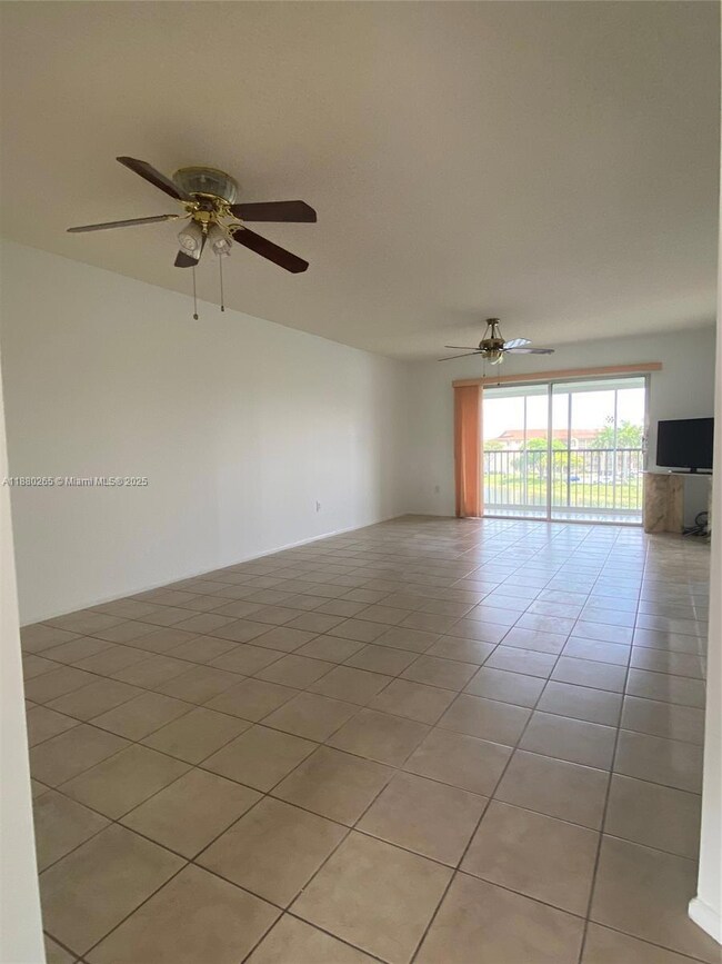 13101 SW 15th Ct unit 408R, Pembroke Pines, FL 33027 - photo 4