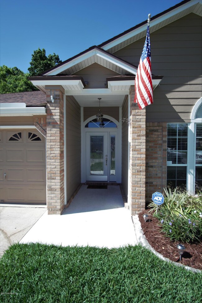 Ext Front b