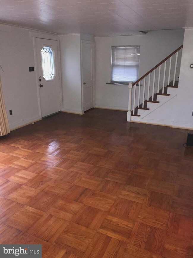 404 W Grays Ave, Glenolden, PA 19036 - photo 4