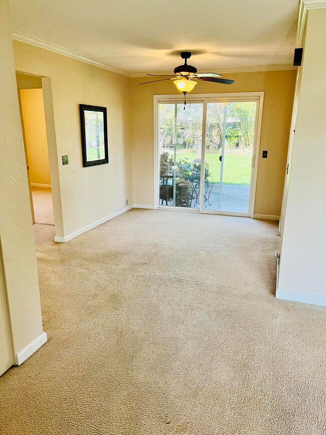 938 SW Mary Ave, Grants Pass, OR 97526 - photo 6