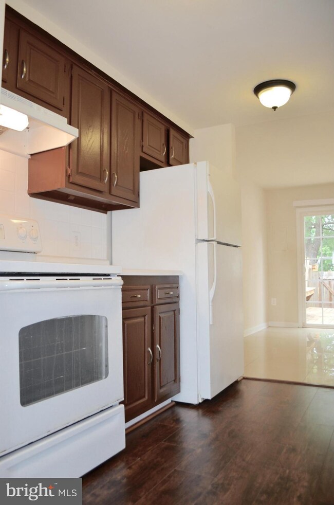 9003 Bonham Cir, Manassas, VA 20110 - photo 7