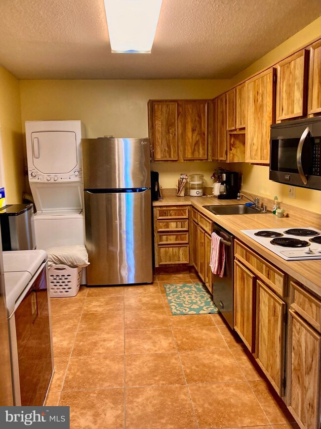 The Rotonda unit 404, McLean, VA 22102 - photo 3