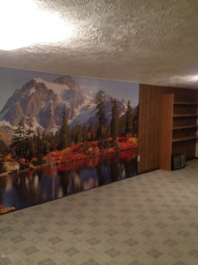 601 8th St E, Polson, MT 59860 - photo 6