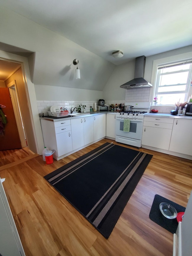 385 Spring St, Saint Johnsbury, VT 05819 - photo 6