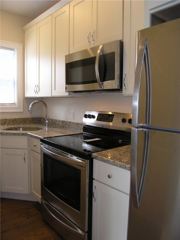 42 Malbone St, Providence, RI 02908 - photo 3