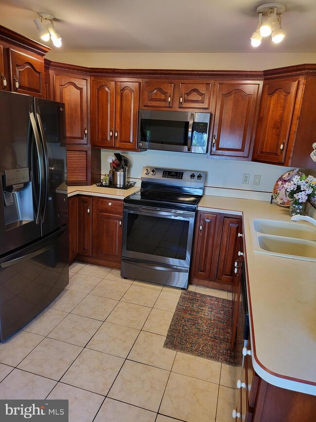 110 Pennypacker Dr, Willingboro, NJ 08046 - photo 4