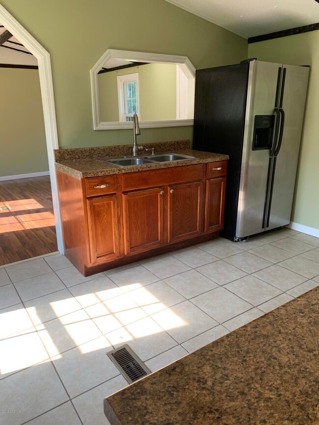 Kitchen pic 1