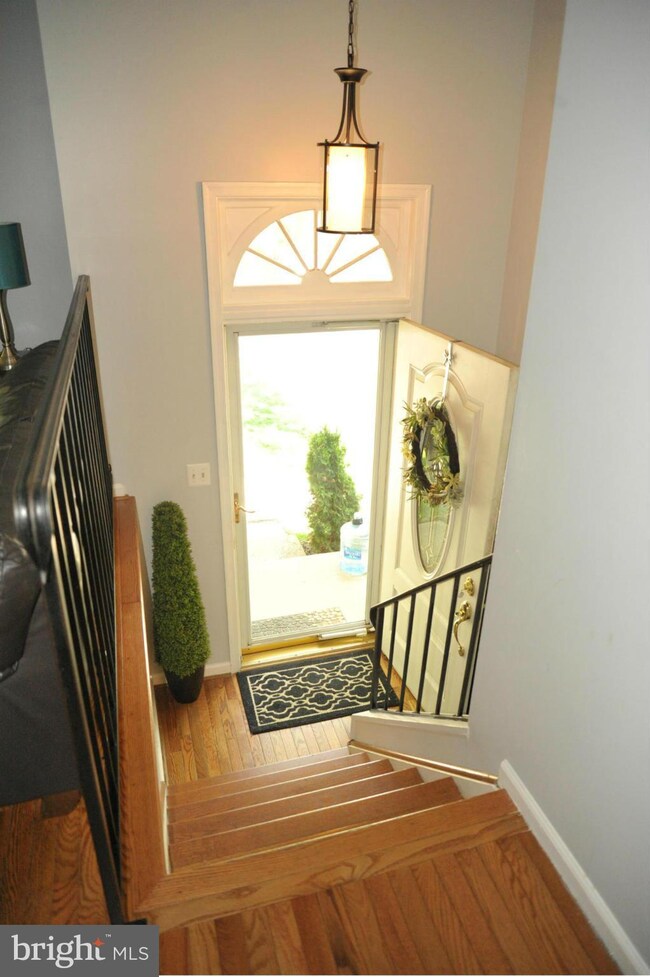 8591 Tyrolean Way, Springfield, VA 22153 - photo 5