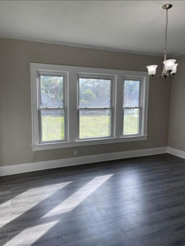 8704 Lanewood Dr, Houston, TX 77016 - photo 5