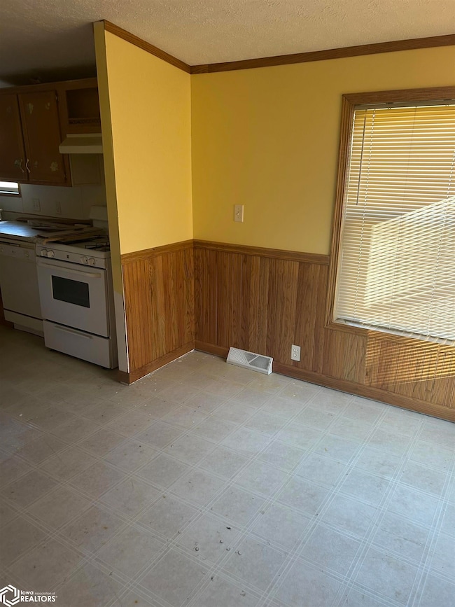 180 Railway St, Ferguson, IA 50078 - photo 4