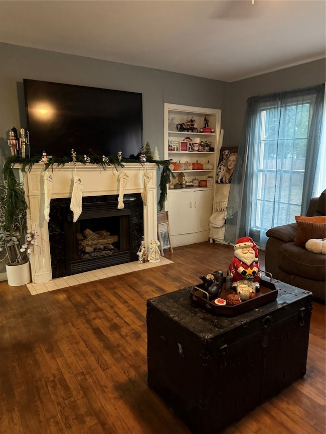 1107 W Cedar St, Coleman, TX 76834 - photo 3