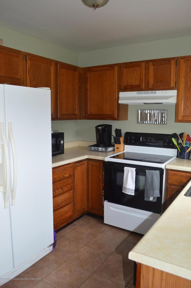 5737 Selfridge Blvd, Lansing, MI 48911 - photo 6