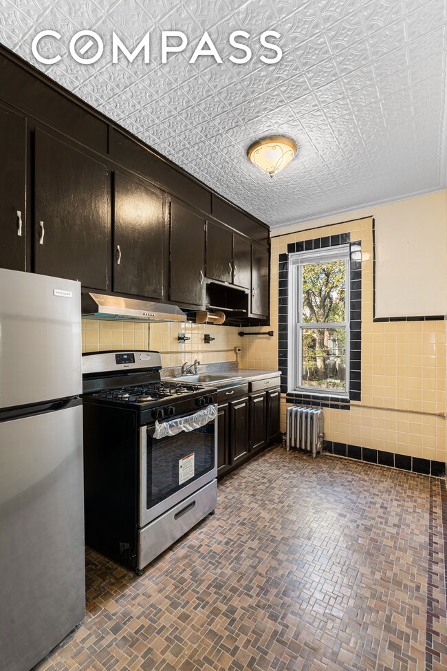 297 Lefferts Ave unit 2, Brooklyn, NY 11225 - photo 2